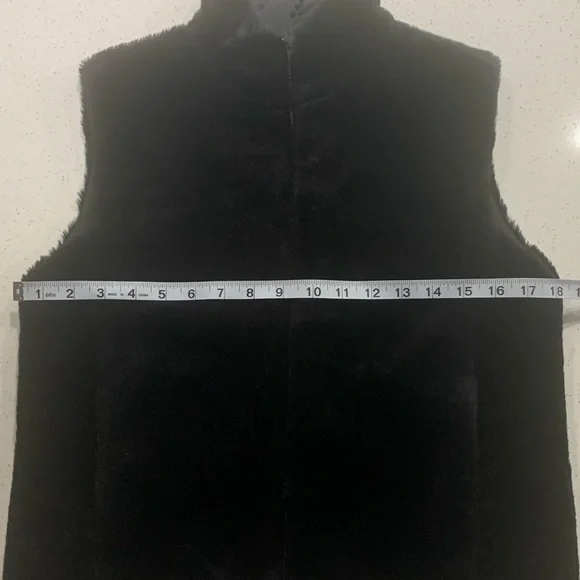 Black furry vest Size Small - Picture 6 of 7